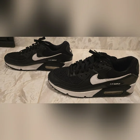 Nike Air Max Black & White Sneakers - Picture 4 of 12